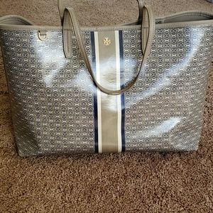 Tory Burch Gray Gemini Link Large Tote Bag